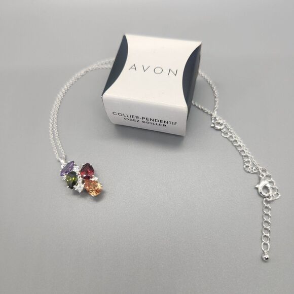 Dare to Dazzle Pendant Necklace by AVON w Chain Stunning Sparkle Bright Colorful - Picture 2 of 8